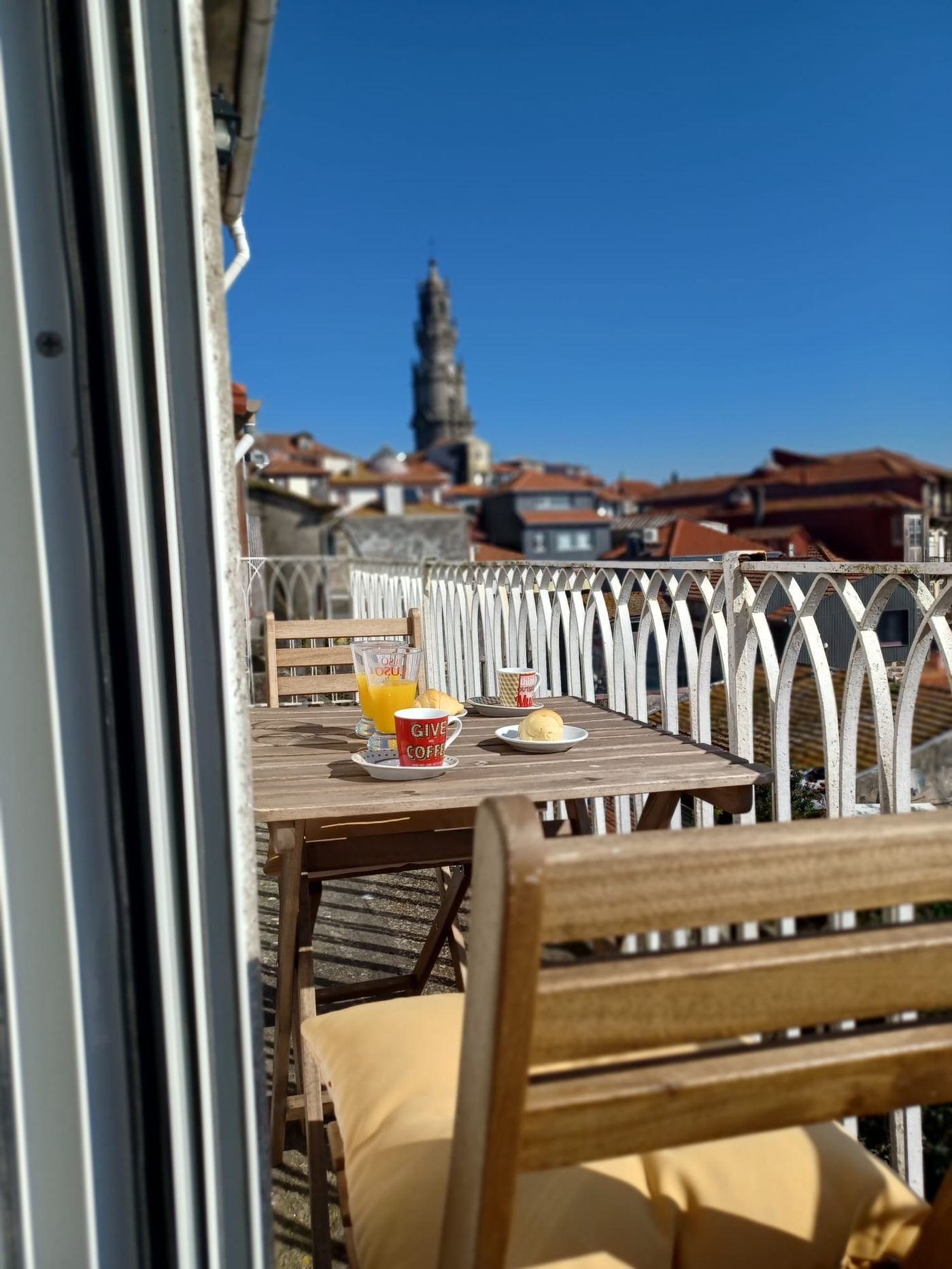 Breakfast on the balcony with the Clérigos Tower in the background